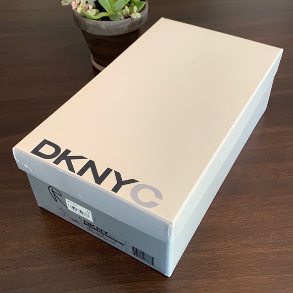 DKNYC Leather Peep Toe Heel - Picture 12 of 12